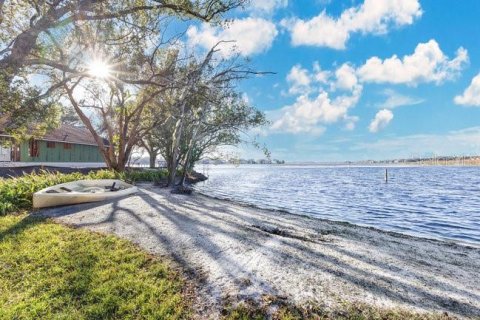 House in Windermere, Florida 4 bedrooms, 292.64 sq.m. № 1513170 - photo 7