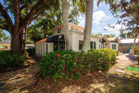 House in Bradenton, Florida 4 bedrooms, 140.65 sq.m. № 2232381