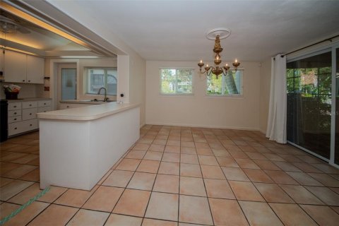 House in Bradenton, Florida 4 bedrooms, 140.65 sq.m. № 2232381 - photo 20