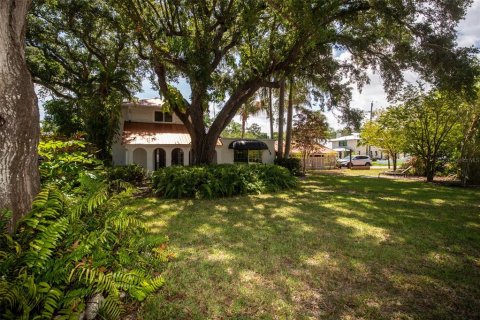 House in Bradenton, Florida 4 bedrooms, 140.65 sq.m. № 2232381 - photo 12