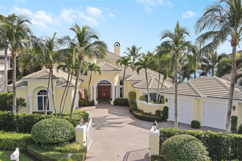 House in Jupiter, Florida 4 bedrooms, 528.71 sq.m. № 1811782 - photo 23