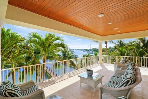 House in Jupiter, Florida 4 bedrooms, 528.71 sq.m. № 1811782 - photo 21