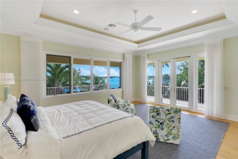 House in Jupiter, Florida 4 bedrooms, 528.71 sq.m. № 1811782 - photo 29