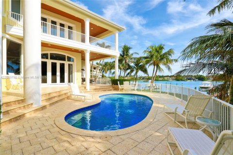 House in Jupiter, Florida 4 bedrooms, 528.71 sq.m. № 1811782 - photo 16