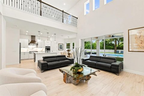House in Gotha, Florida 6 bedrooms, 485.51 sq.m. № 2329299 - photo 10