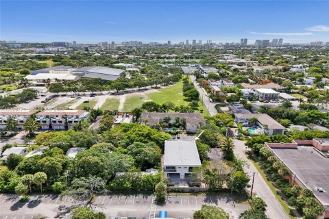 Touwnhouse à vendre à Fort Lauderdale, Floride: 4 chambres, 289.02 m2 № 2269446 - photo 8