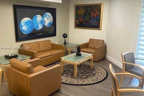 Propiedad comercial en venta en Miami, Florida № 2001985 - foto 23