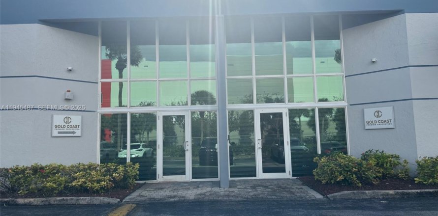 Propiedad comercial en Miami, Florida № 2001985