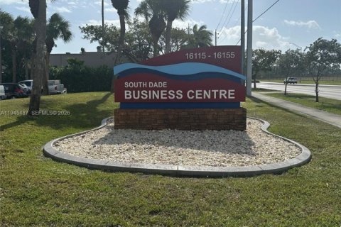 Propiedad comercial en venta en Miami, Florida № 2001985 - foto 4