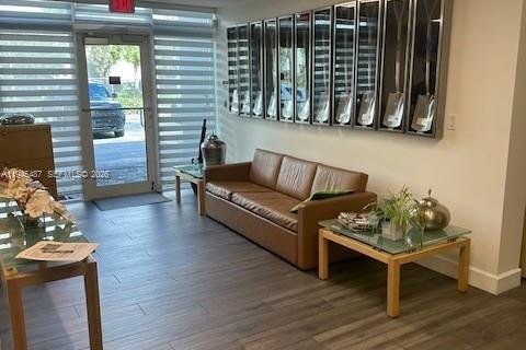 Propiedad comercial en venta en Miami, Florida № 2001985 - foto 20