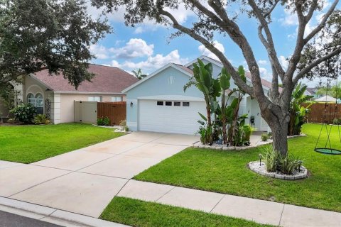 Villa ou maison à vendre à Palmetto, Floride: 3 chambres, 116.31 m2 № 1910038 - photo 2