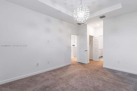 Adosado en venta en Hialeah, Florida, 4 dormitorios, 177.81 m2 № 2011522 - foto 11