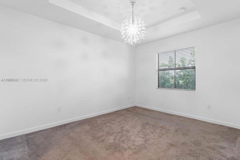 Adosado en venta en Hialeah, Florida, 4 dormitorios, 177.81 m2 № 2011522 - foto 12