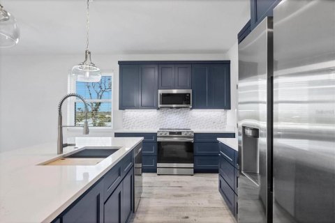Copropriété à louer à Englewood, Floride: 3 chambres, 188.41 m2 № 2166291 - photo 7