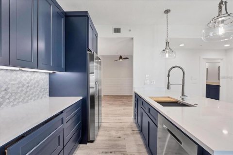 Copropriété à louer à Englewood, Floride: 3 chambres, 188.41 m2 № 2166291 - photo 9