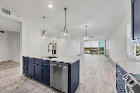 Copropriété à louer à Englewood, Floride: 3 chambres, 188.41 m2 № 2166291 - photo 8