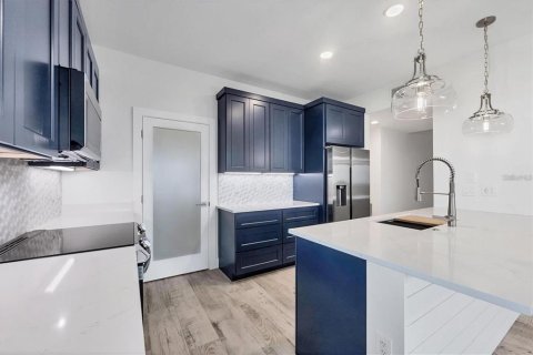 Copropriété à louer à Englewood, Floride: 3 chambres, 188.41 m2 № 2166291 - photo 6