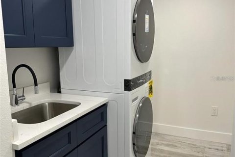 Copropriété à louer à Englewood, Floride: 3 chambres, 188.41 m2 № 2166291 - photo 12