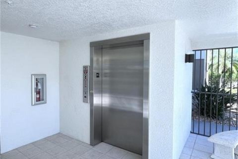 Copropriété à louer à Englewood, Floride: 3 chambres, 188.41 m2 № 2166291 - photo 22