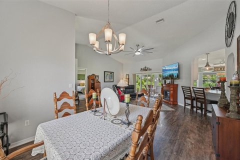 House in Punta Gorda, Florida 3 bedrooms, 163.23 sq.m. № 1899233 - photo 11