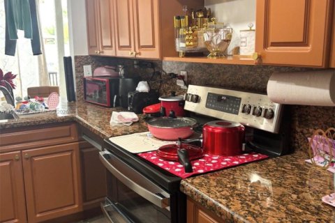 Купить кондоминиум в Майами, Флорида 1 комната, 100.89м2, № 2048859 - фото 4