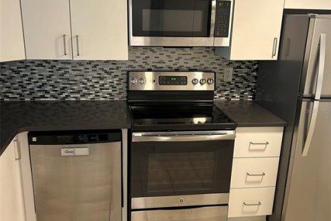Condominio en alquiler en Dunedin, Florida, 4 dormitorios, 132.39 m2 № 1802089 - foto 2