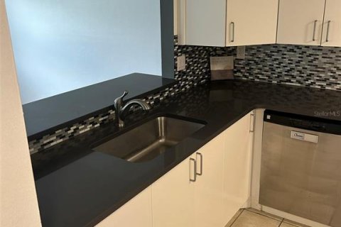 Condominio en alquiler en Dunedin, Florida, 4 dormitorios, 132.39 m2 № 1802089 - foto 10