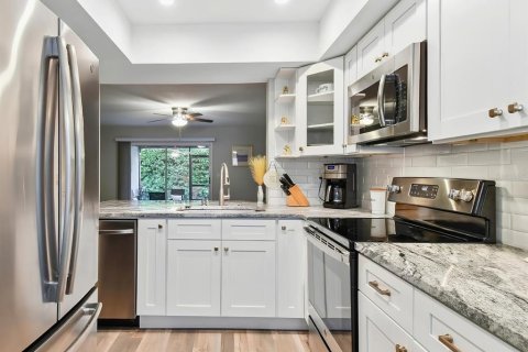 Touwnhouse à vendre à Tampa, Floride: 2 chambres, 101.64 m2 № 2419159 - photo 5