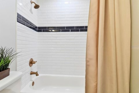 Touwnhouse à vendre à Tampa, Floride: 2 chambres, 101.64 m2 № 2419159 - photo 24