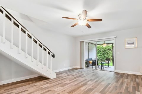 Touwnhouse à vendre à Tampa, Floride: 2 chambres, 101.64 m2 № 2419159 - photo 13