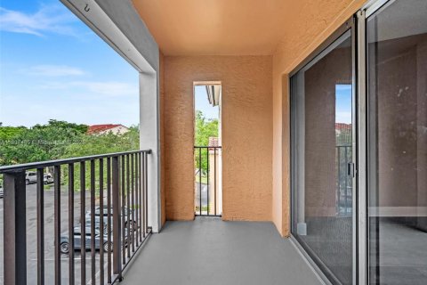 Condo in Miramar, Florida, 2 bedrooms  № 1822014 - photo 17