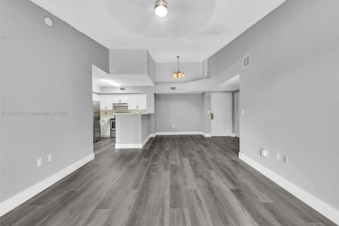 Condo in Miramar, Florida, 2 bedrooms  № 1822014 - photo 10