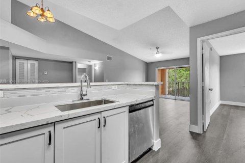 Condo in Miramar, Florida, 2 bedrooms  № 1822014 - photo 5