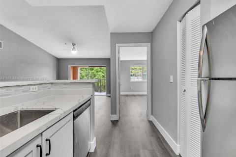 Condo in Miramar, Florida, 2 bedrooms  № 1822014 - photo 7