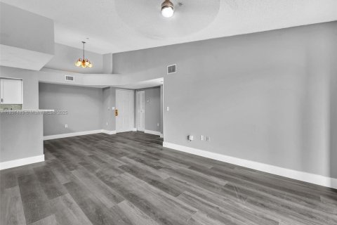 Condo in Miramar, Florida, 2 bedrooms  № 1822014 - photo 11