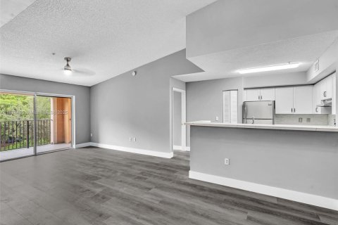 Condo in Miramar, Florida, 2 bedrooms  № 1822014 - photo 8
