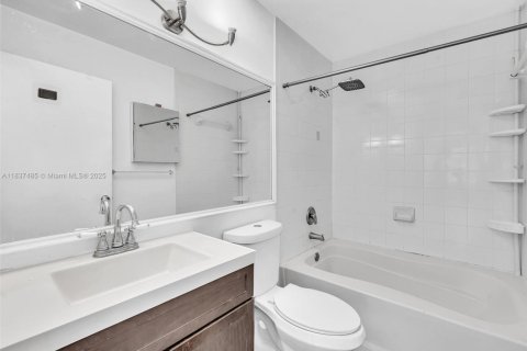 Condo in Miramar, Florida, 2 bedrooms  № 1822014 - photo 18