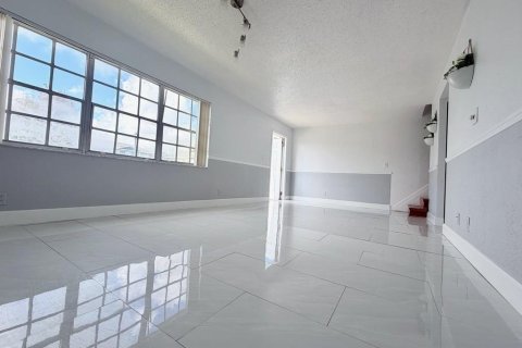 Touwnhouse à vendre à Davie, Floride: 3 chambres, 153.29 m2 № 2245414 - photo 6
