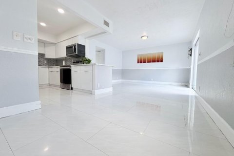 Touwnhouse à vendre à Davie, Floride: 3 chambres, 153.29 m2 № 2245414 - photo 13
