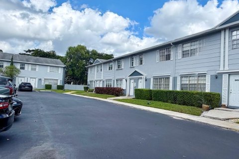 Touwnhouse à vendre à Davie, Floride: 3 chambres, 153.29 m2 № 2245414 - photo 4