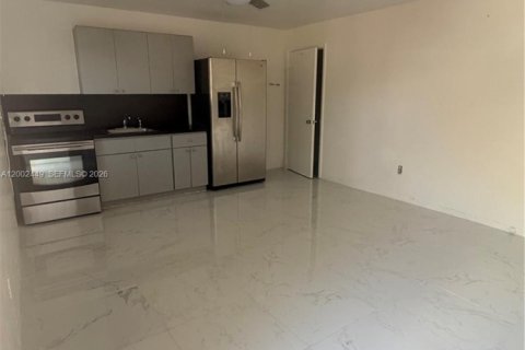 House in North Miami Beach, Florida 1 bedroom, 175.96 sq.m. № 2067853