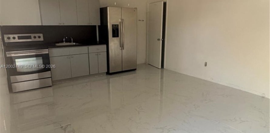 House in North Miami Beach, Florida 1 bedroom, 175.96 sq.m. № 2067853