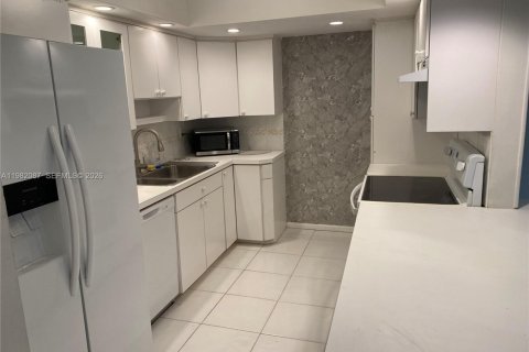 Adosado en alquiler en Hallandale Beach, Florida, 3 dormitorios, 162.58 m2 № 2043236 - foto 2