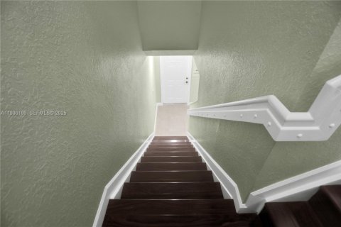 Townhouse in Tamarac, Florida 3 bedrooms, 131.74 sq.m. № 1994246 - photo 11