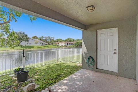 Townhouse in Tamarac, Florida 3 bedrooms, 131.74 sq.m. № 1994246 - photo 25