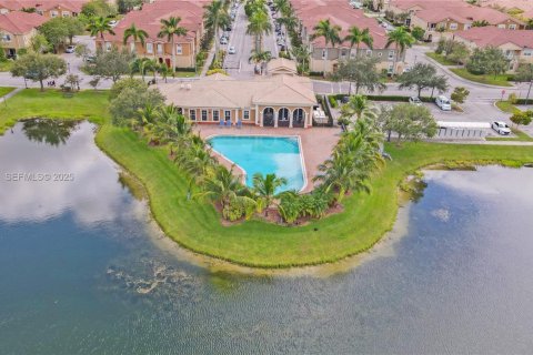 Townhouse in Tamarac, Florida 3 bedrooms, 131.74 sq.m. № 1994246 - photo 29