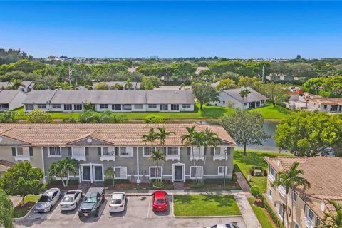 Townhouse in Tamarac, Florida 3 bedrooms, 131.74 sq.m. № 1994246 - photo 27