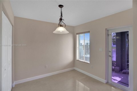 Townhouse in Tamarac, Florida 3 bedrooms, 131.74 sq.m. № 1994246 - photo 19