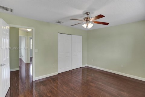 Townhouse in Tamarac, Florida 3 bedrooms, 131.74 sq.m. № 1994246 - photo 21
