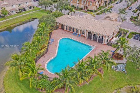 Townhouse in Tamarac, Florida 3 bedrooms, 131.74 sq.m. № 1994246 - photo 30